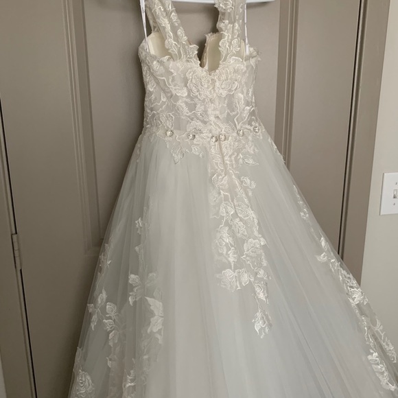 Beautiful Wedding Dress From Impression Bridal - Picture 9 of 14